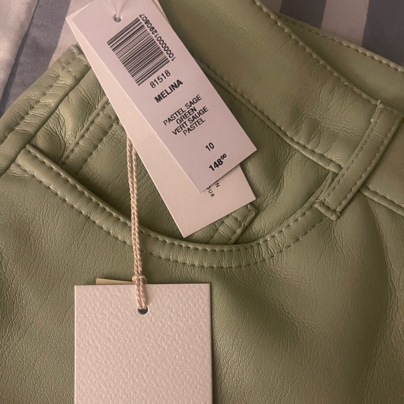 Brand New with Tags, Pastel Green leather look material - Picture 2 of 6
